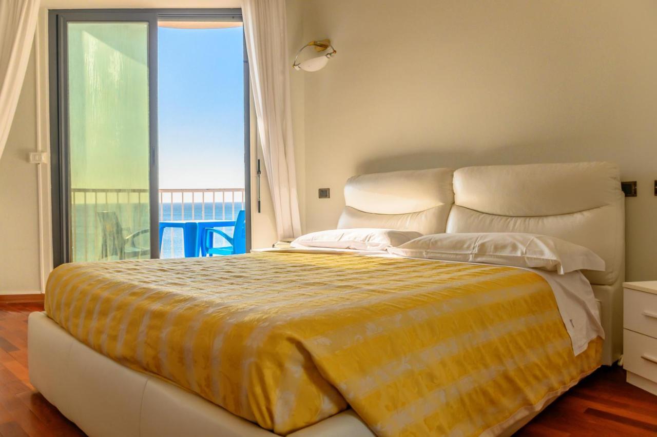 Hotel Sirenella 멜레 외부 사진