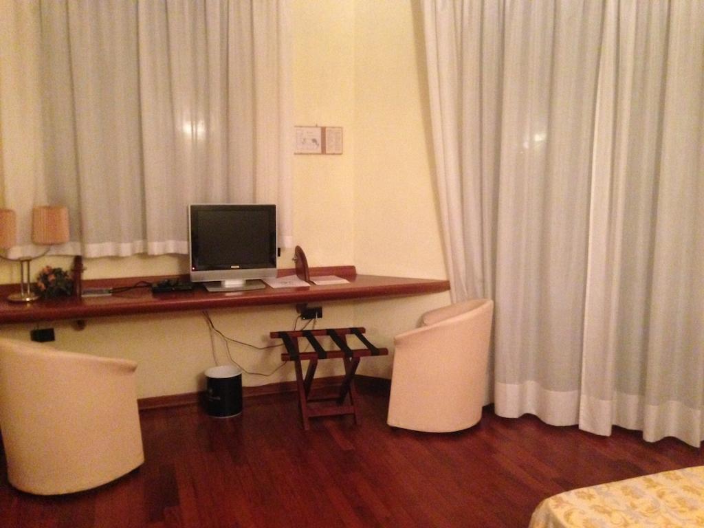Hotel Sirenella 멜레 객실 사진