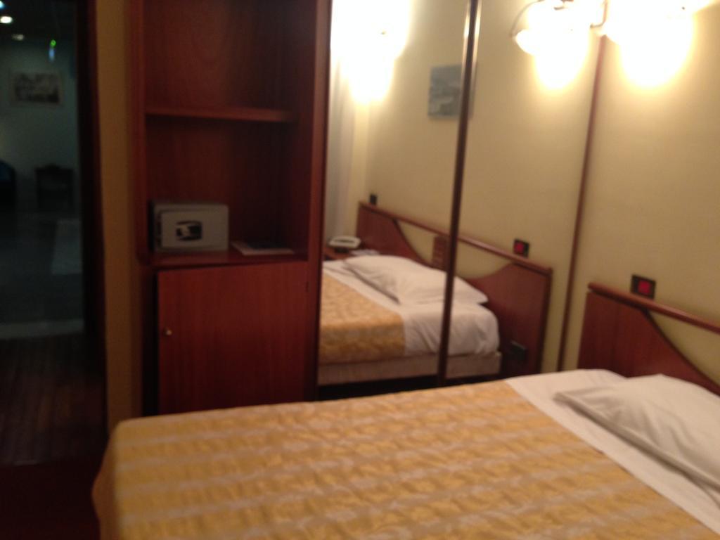 Hotel Sirenella 멜레 객실 사진