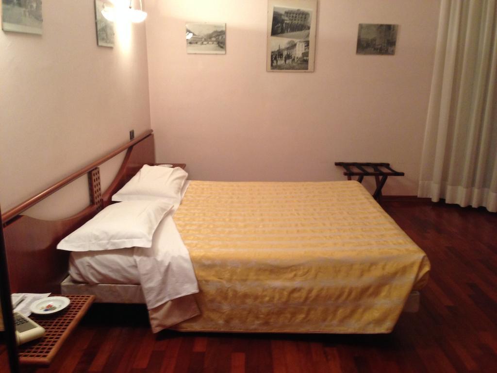 Hotel Sirenella 멜레 객실 사진
