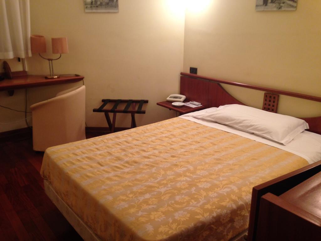 Hotel Sirenella 멜레 객실 사진